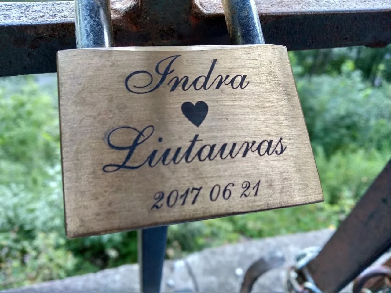 Graviruotos spynelės
