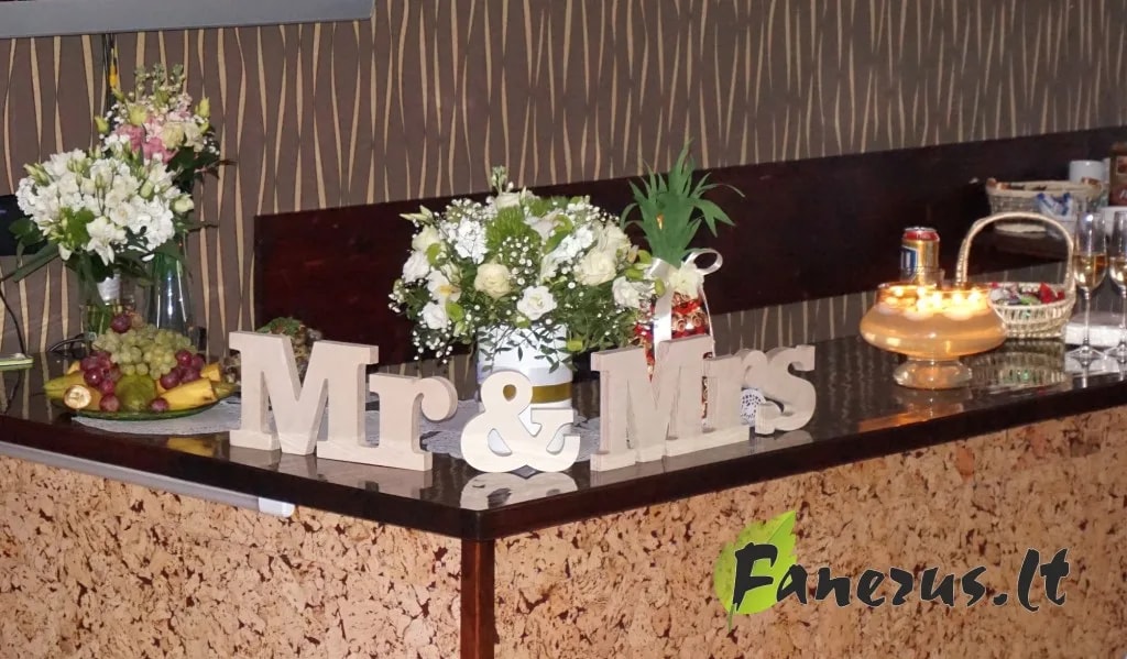 pastatomos frazės iš faneros